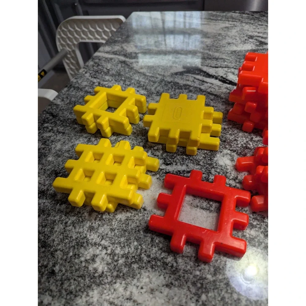 19 Pieces VTG Little Tikes WEE WAFFLE BLOCKS 4x4 Red Blue Yellow Primary Colors